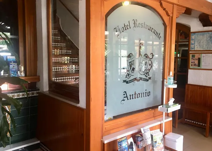 科尼尔安东尼奥酒店 2* 科尼尔-德拉弗龙特拉