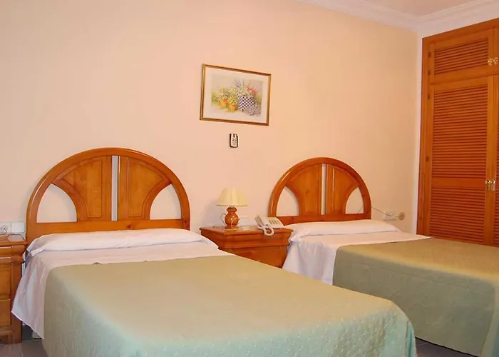 Hotel Antonio Conil 2*