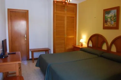 Hotel Antonio Conil 2*