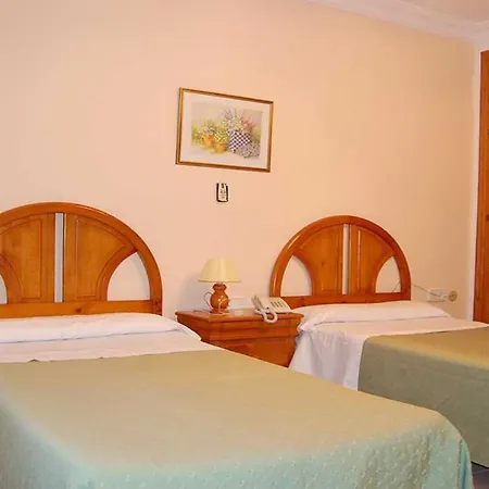 Готель Antonio Conil 2*