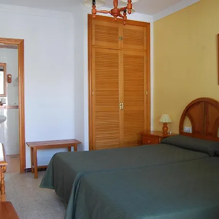 Готель Antonio Conil 2*